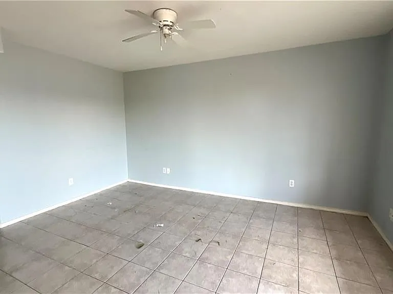 220 N Glasscock Blvd — Photo 2