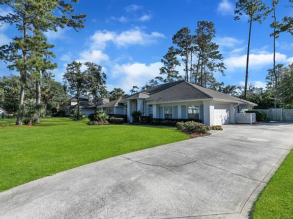 3rd image of 101 Twin Cedar Ct