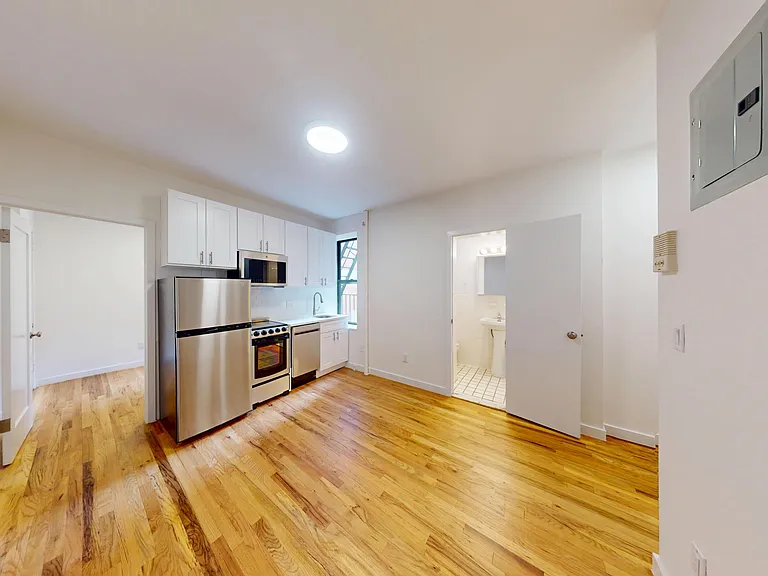 415 E 73rd St #5B — Photo 4