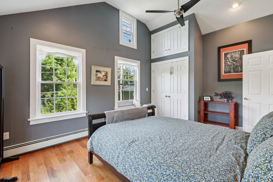 Liberty St-S3107-036.jpg