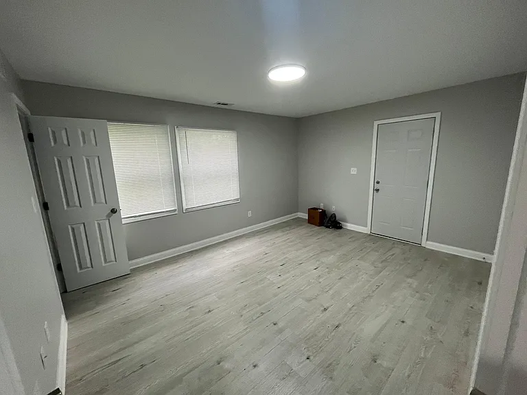 2921 Brown St #B — Photo 12
