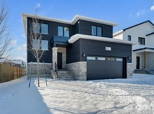 2 Park Cres, Loyalist, ON K7N1L7