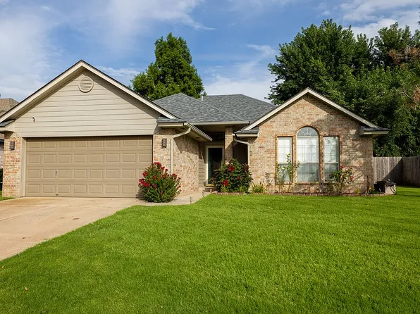 1700 Louis Scott St, Edmond, OK 73003