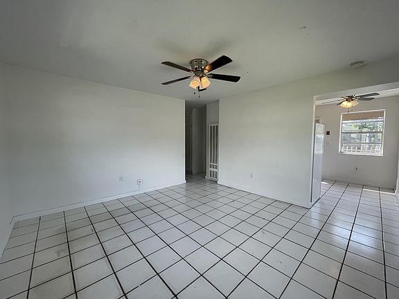 4th image of 1300 NE 146th St #1