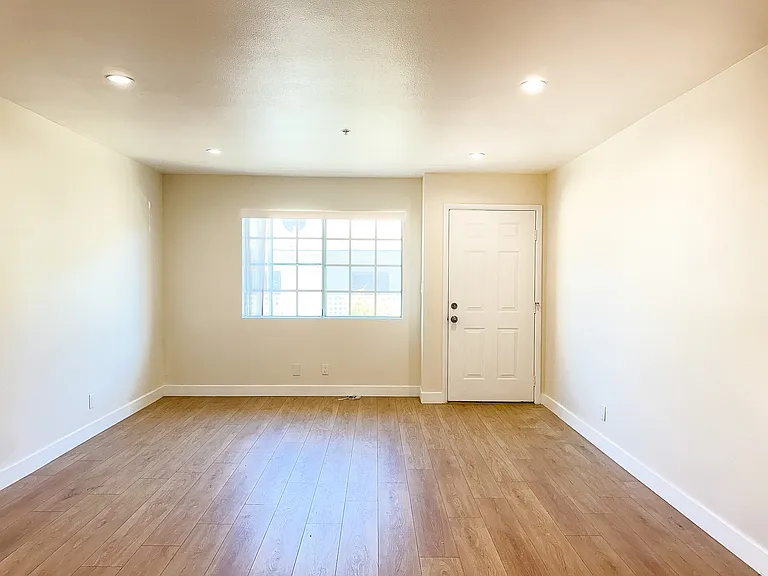 306 N Howard St #2 — Photo 9