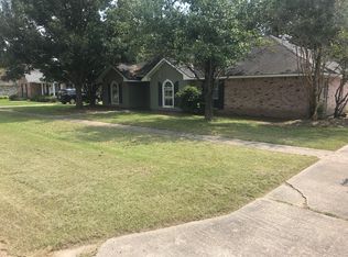 4030 Karen Elizabeth Dr, Zachary, LA 70791