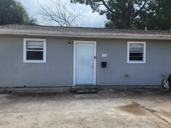 709 N 9th St, Nederland, TX