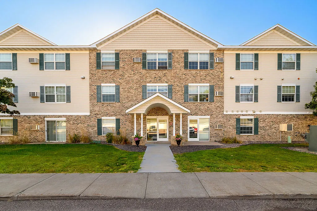 Westview Apartments — Photo 1