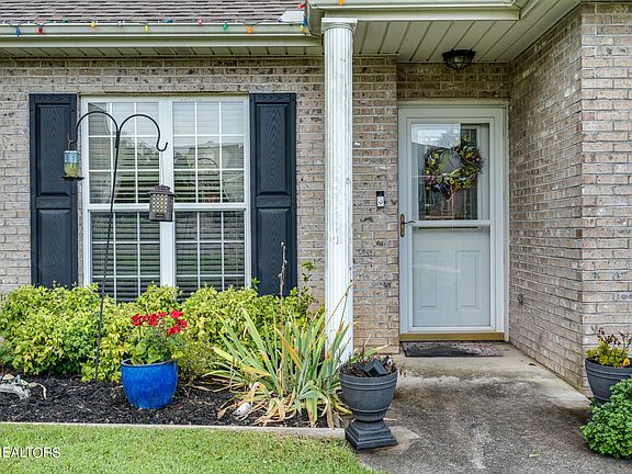 4th image of 4842 Garfield Terrace Dr