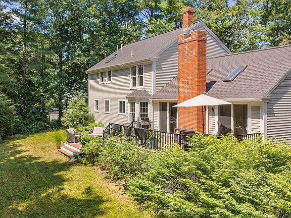 3rd image of 337 Oakwood Drive
