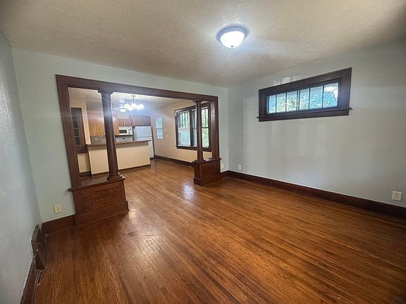 3rd image of 219 S Collins St