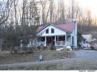 207 Rockdale Rd, Whittier, NC 28789