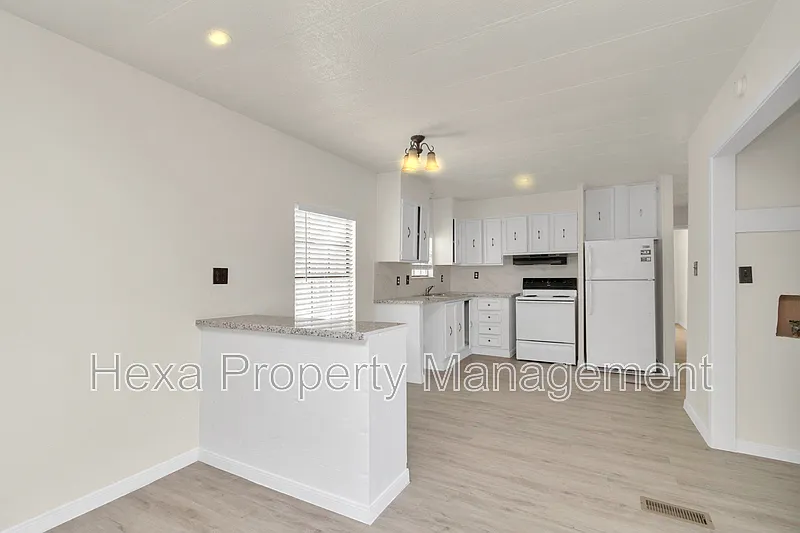 Quality Home Mobile Park — Photo 1