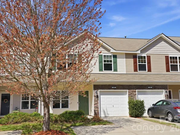 2095 Shady Pond Dr, Clover, SC 29710