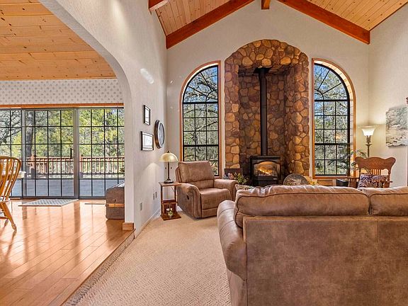 4th image of 21740 Apple Hill Dr