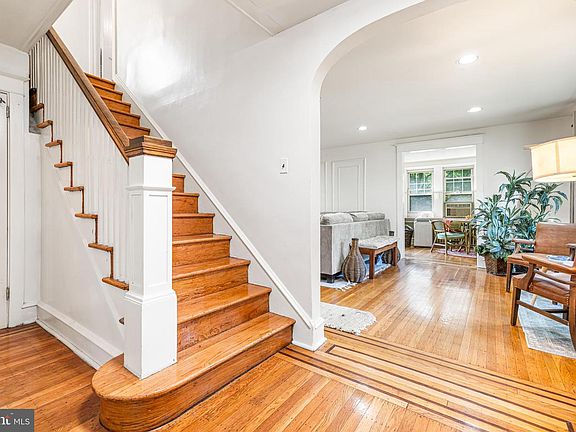 3rd image of 203 Hewett Rd