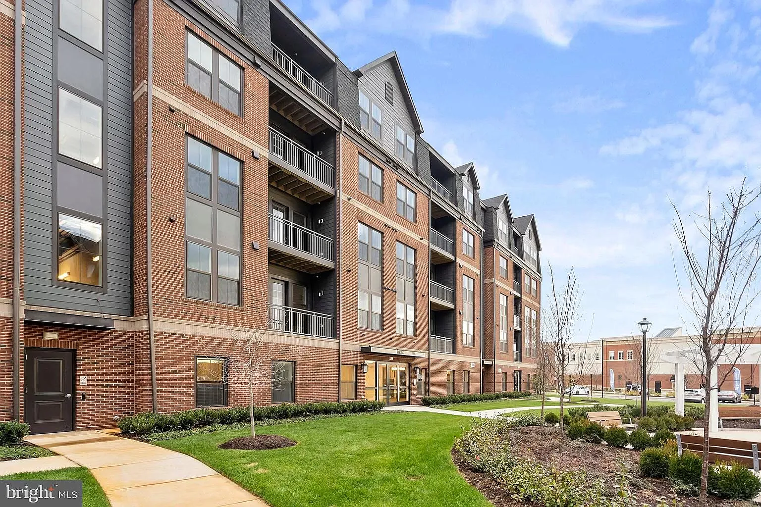 2 bed, 1301 sqft, $2,990 — Photo 2