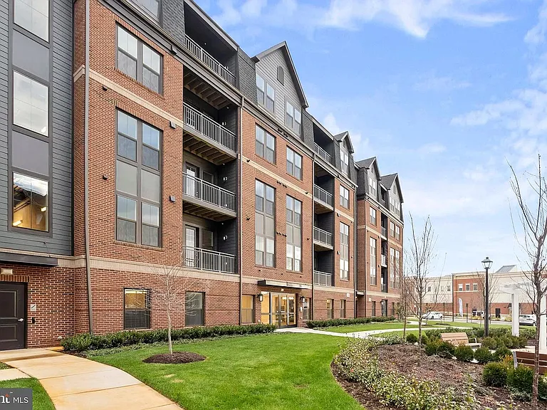 3927 Fair Ridge Dr #3003 — Photo 2
