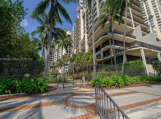 540 Brickell Key Dr APT 600, Miami, FL 33131