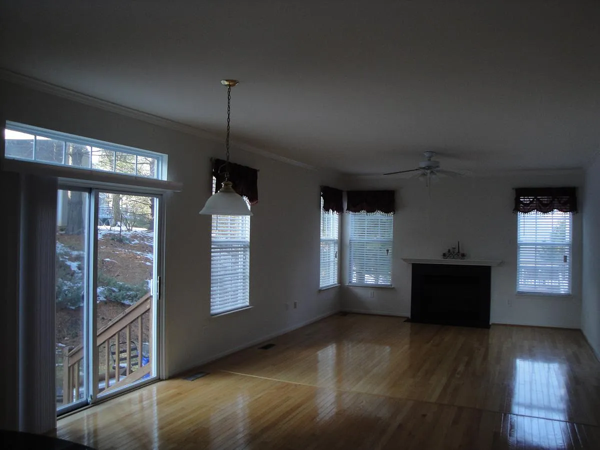 4 bed, 3.5 bath, 2464 sqft, $4,250 — Photo 3