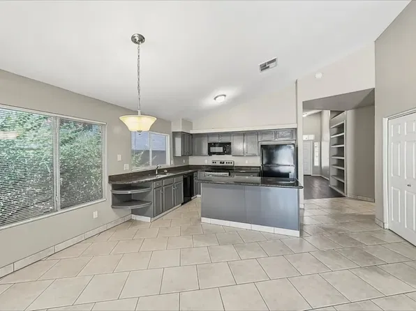 7570 W Jenan Dr, Peoria, AZ 85345