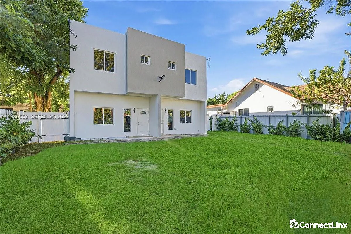 3 bed, 2.0 bath, $4,500 — Photo 1