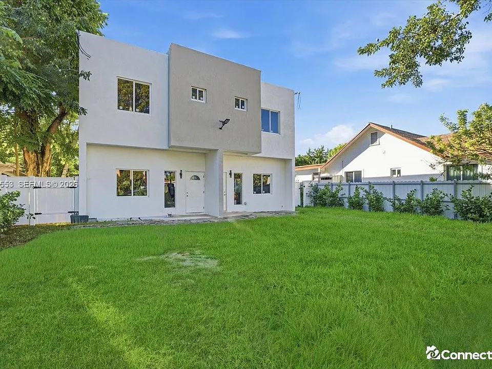 1126 NW 28th St