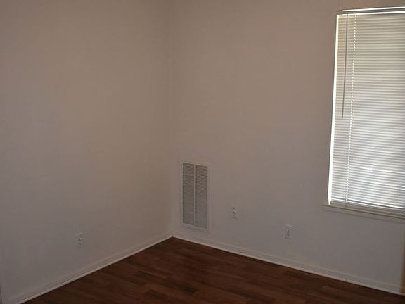 4th image of 540 Coventry Dr