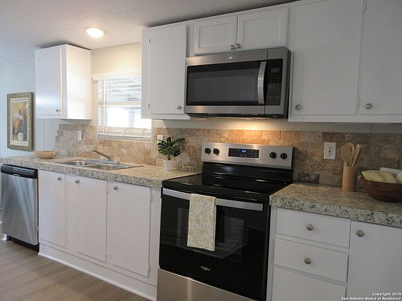 4th image of 230 County Road 5635