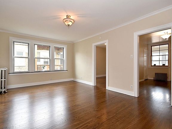 3rd image of 4051 N Mozart St #3N