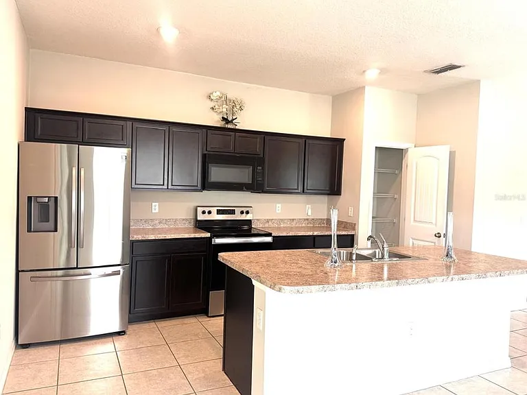 863 Hudson Valley Dr — Photo 12