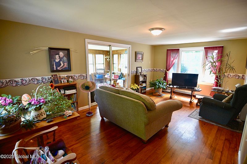 3rd image of 7 Baker Road