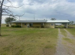 21281 E 987th Rd, Foss, OK 73647
