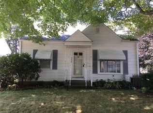 396 Crystal St, Akron, OH 44305