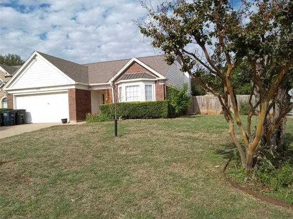 2500 Dahlia Dr, Fort Worth, TX 76123