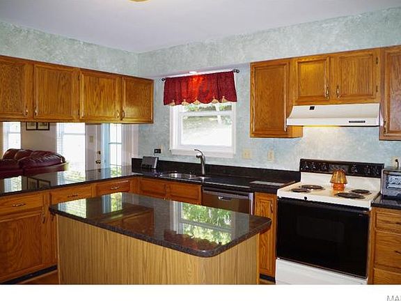 5th image of 1223 Riverwood Place Dr