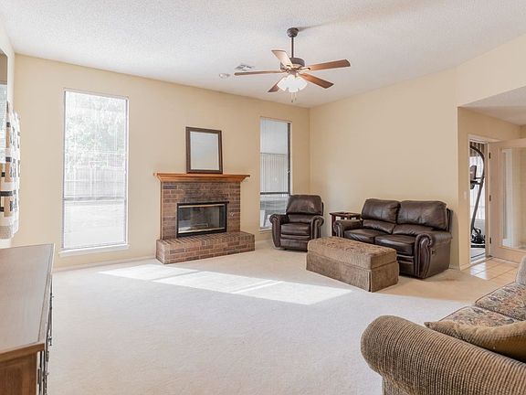 3rd image of 124 S Keats Dr