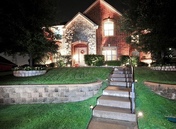 2nd image of 8901 Westmont Dr