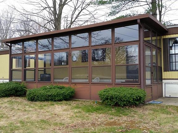 2nd image of 54449 Highland Dr