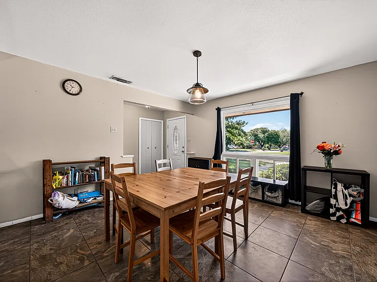 7239 Bridle Path — Photo 13