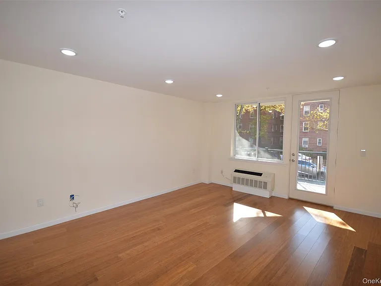 55 S Middle Neck Rd #4C — Photo 8