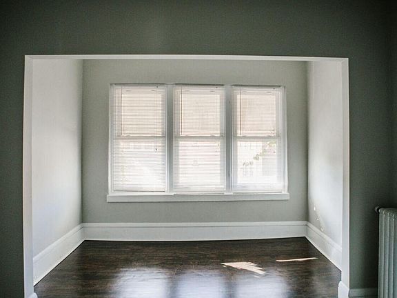 5th image of 2911 James Ave S APT 112