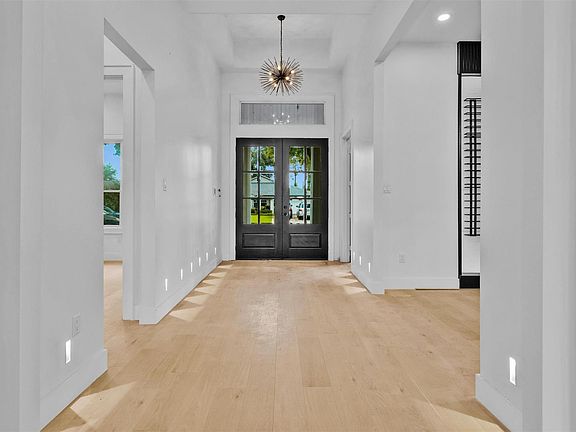 5th image of 1806 De Milo Dr