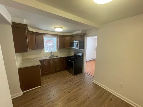 826 Garden Street image 1 of 22