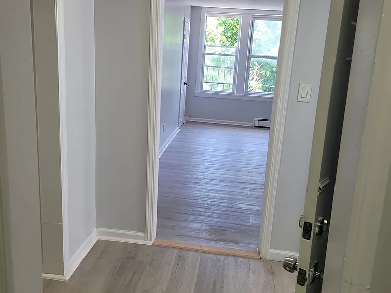 230 S 7th St — Photo 2