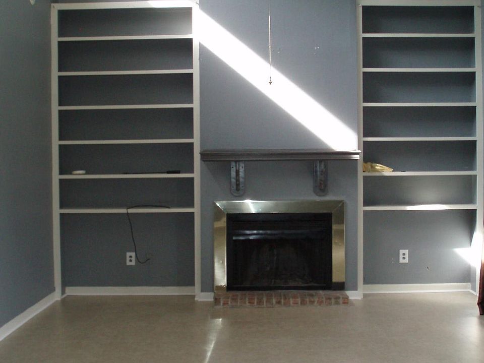 2nd image of 101 Mindes Dr