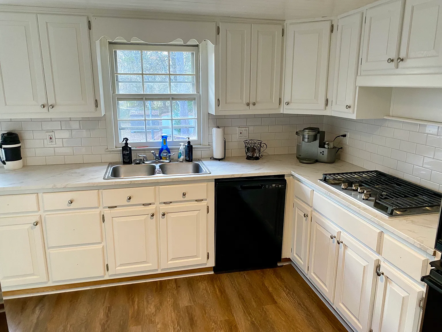 4 bed, 2400 sqft, $725 — Photo 2