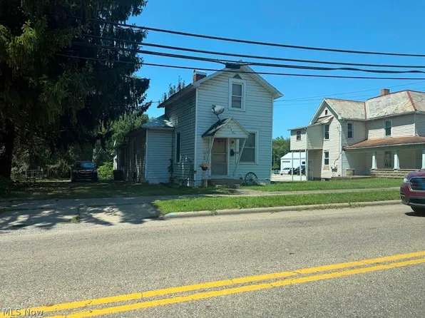 404 Beaver Ave NE, New Philadelphia, OH 44663