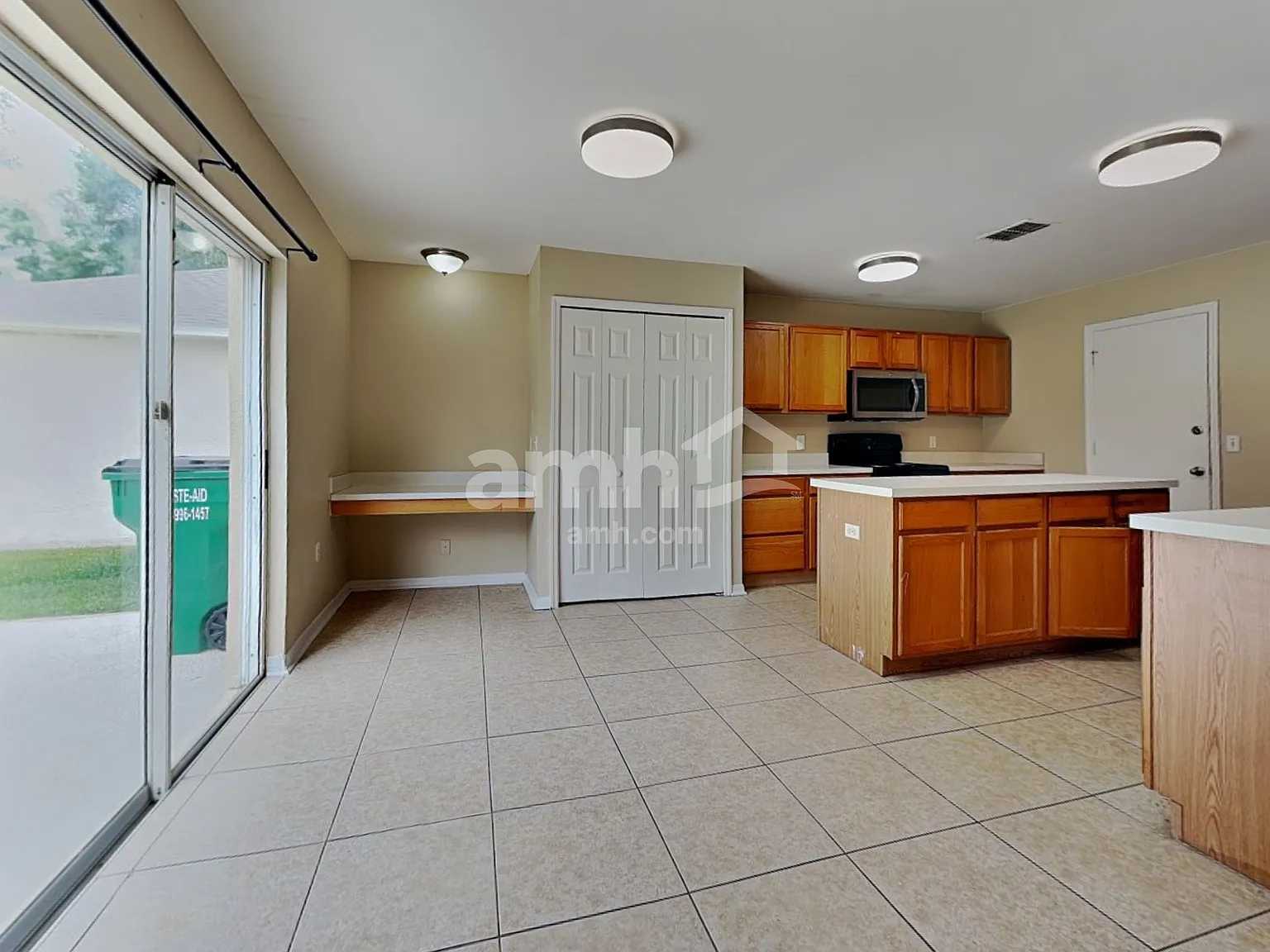 4 bed, 2.5 bath, 1944 sqft, $2,160 — Photo 4