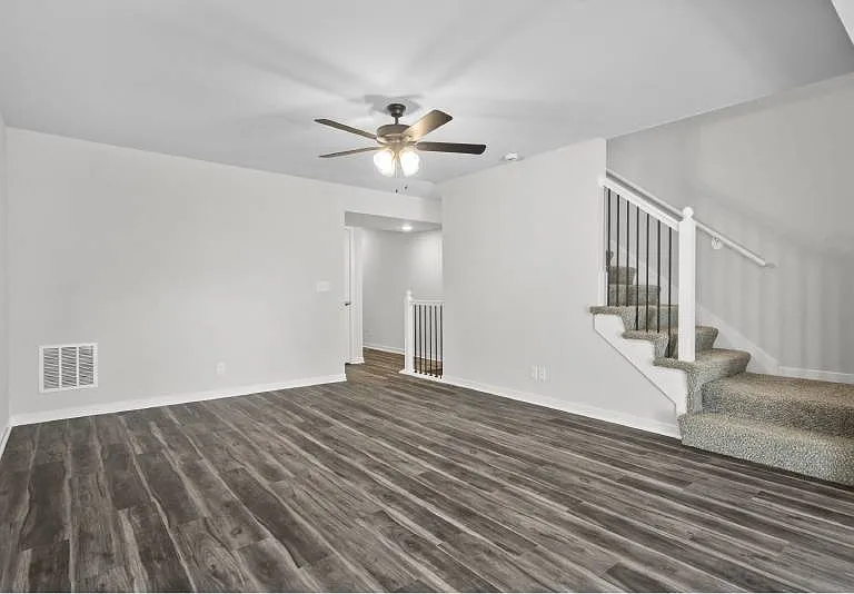 Oak Woods Townhomes — Photo 74